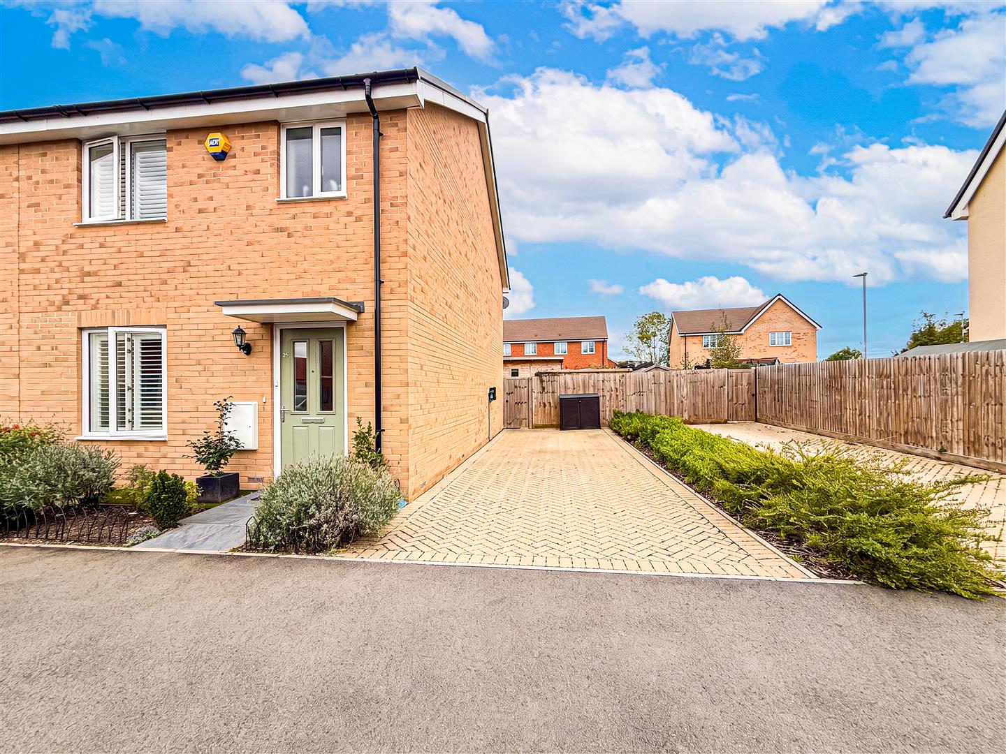 26, Thompson Ave, Emberton grange, Burnham on crouch, CM0 8SG